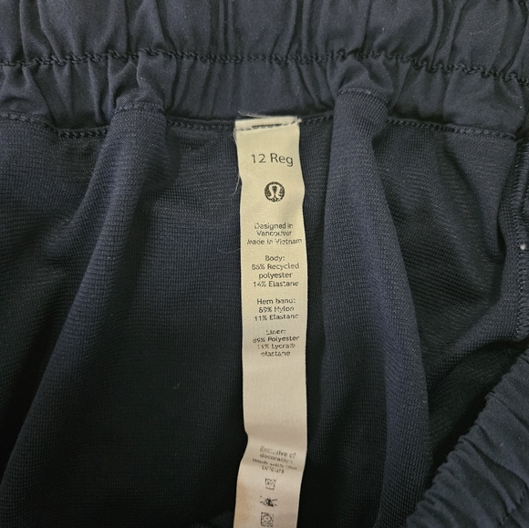 Lululemon shorts - Picture 4 of 4